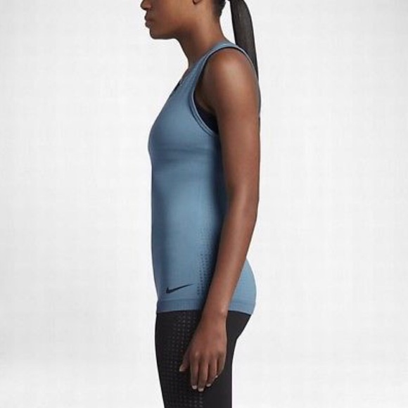 NWT Nike Women’s Training Tank - Picture 3 of 8